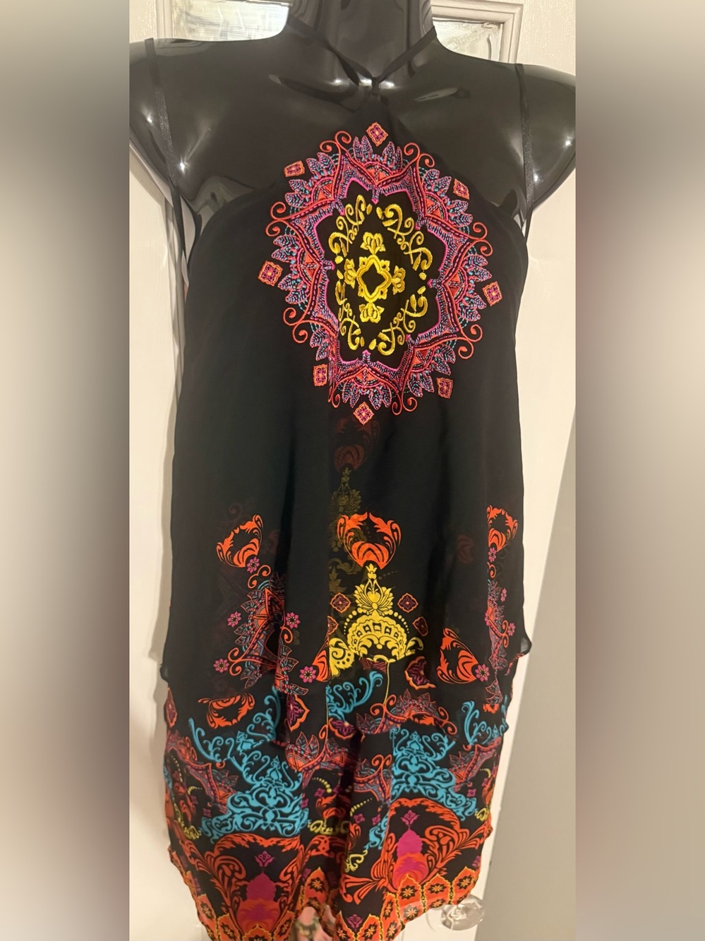 Bebe NWOT Black Graphic Medallion Print Halter Tiered Ruffle Romper Size M